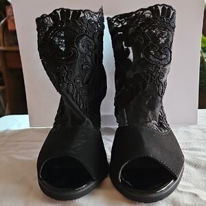 Chic Black Lace Peep-Toe Heeled Boots